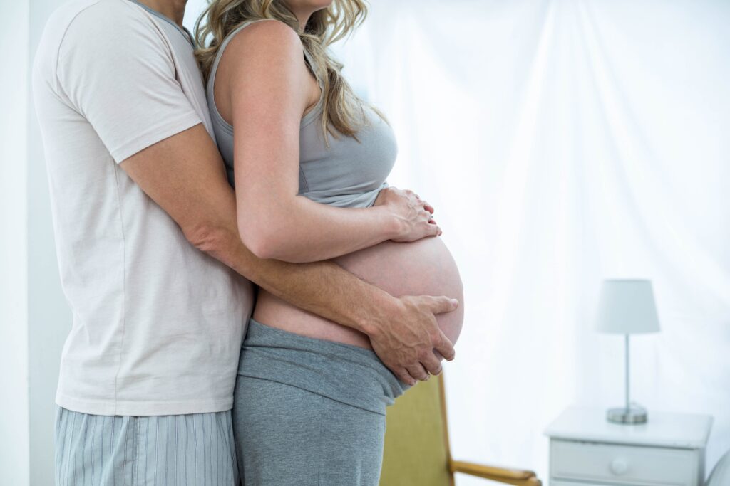 préparation accompagnement accouchement physiologique famille naissance maternité maman bébé papa grenoble