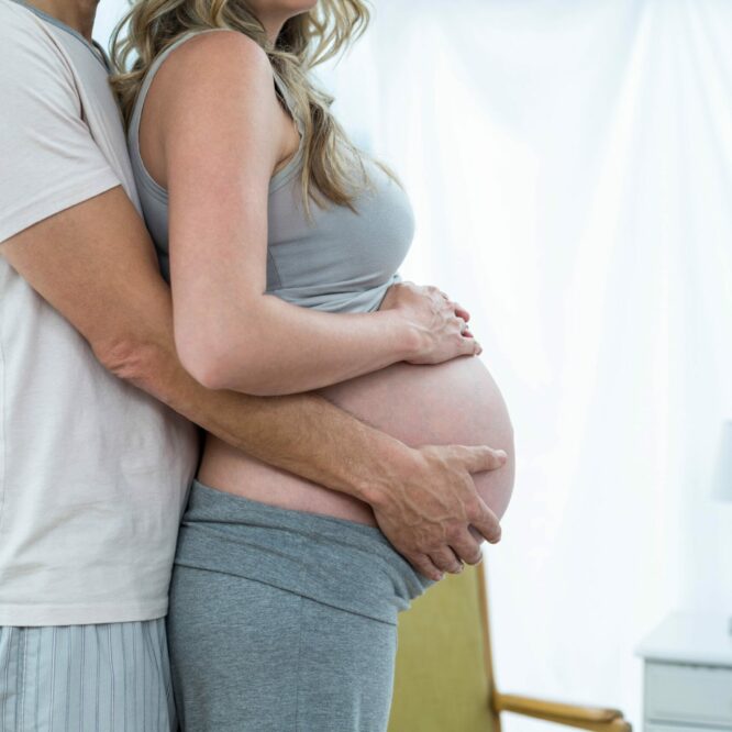 préparation accompagnement accouchement physiologique famille naissance maternité maman bébé papa grenoble